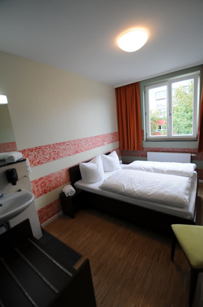 Holi Hostel Hotel 7/43