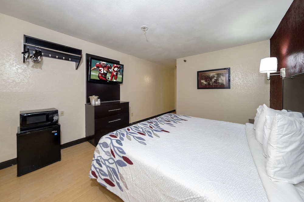 Red Roof Inn Jacksonville - Cruise Port 16/23