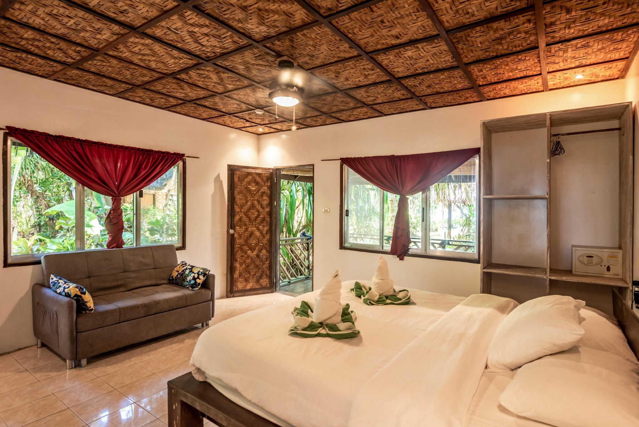 Garden, King Bed, Sofa