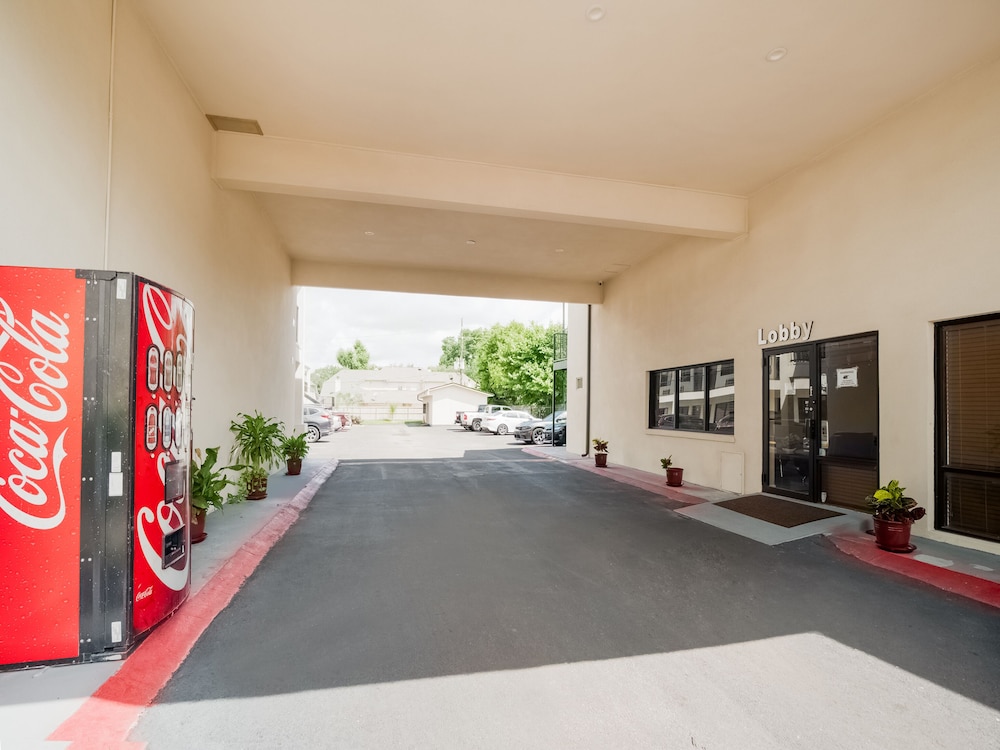 OYO Hotel Houston N Fm-1960 Champions TX 14/58