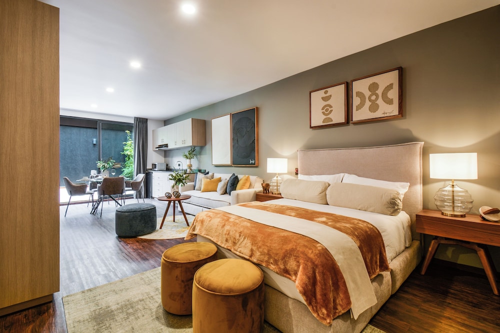 The Sterling Condesa 11/50