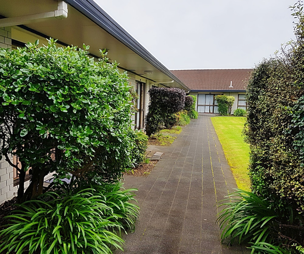 Garden Inn Airport 43/50