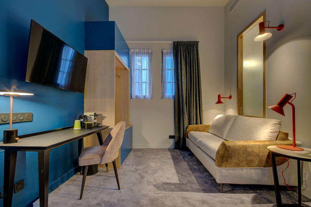 Alex Hotel 42/58