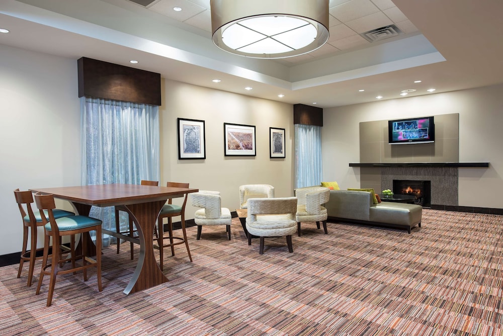 Doubletree By Hilton Hotel Grand Rapids Airport 18/53