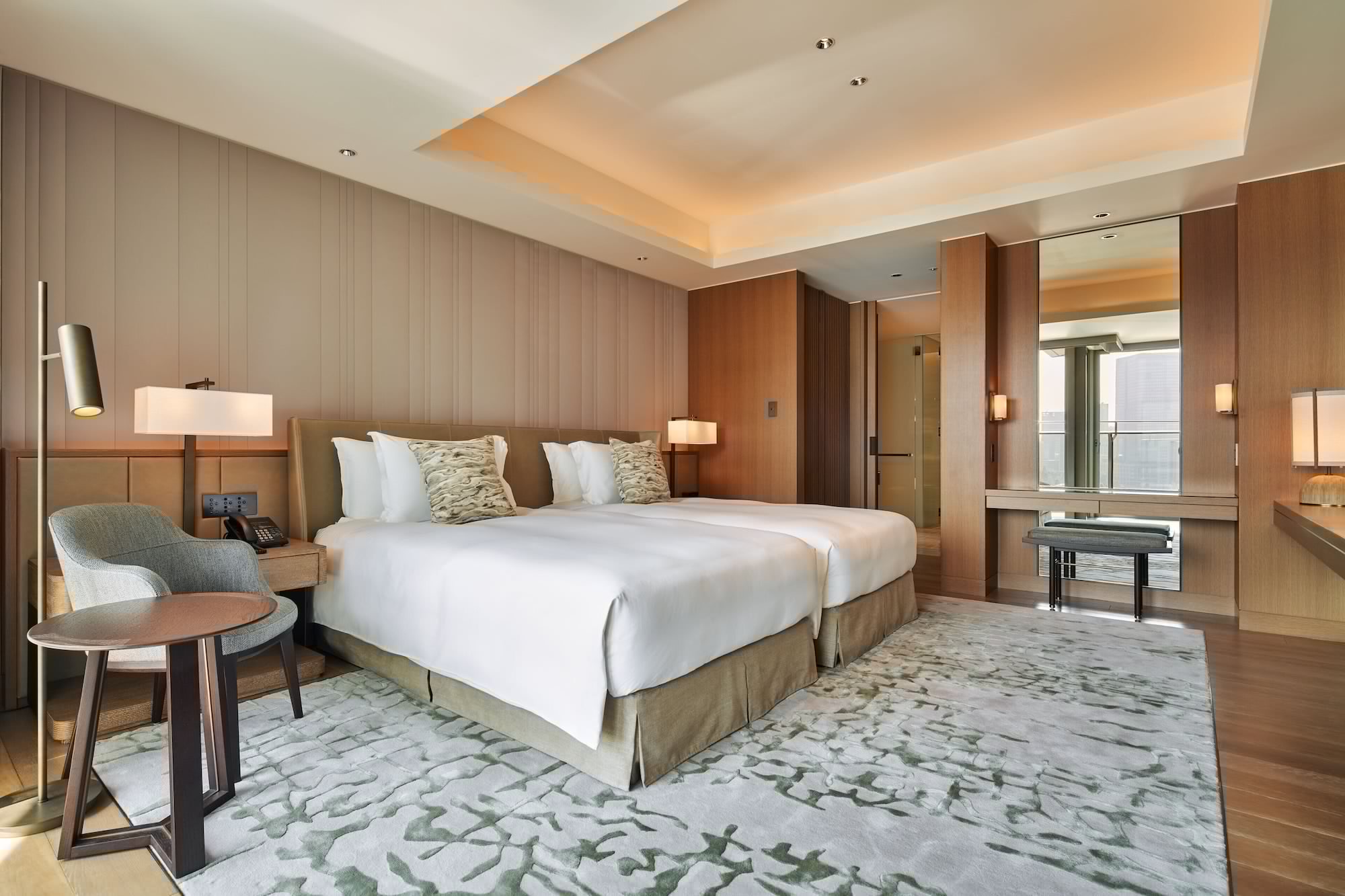 PREMIER, SUITE, TWIN BEDS