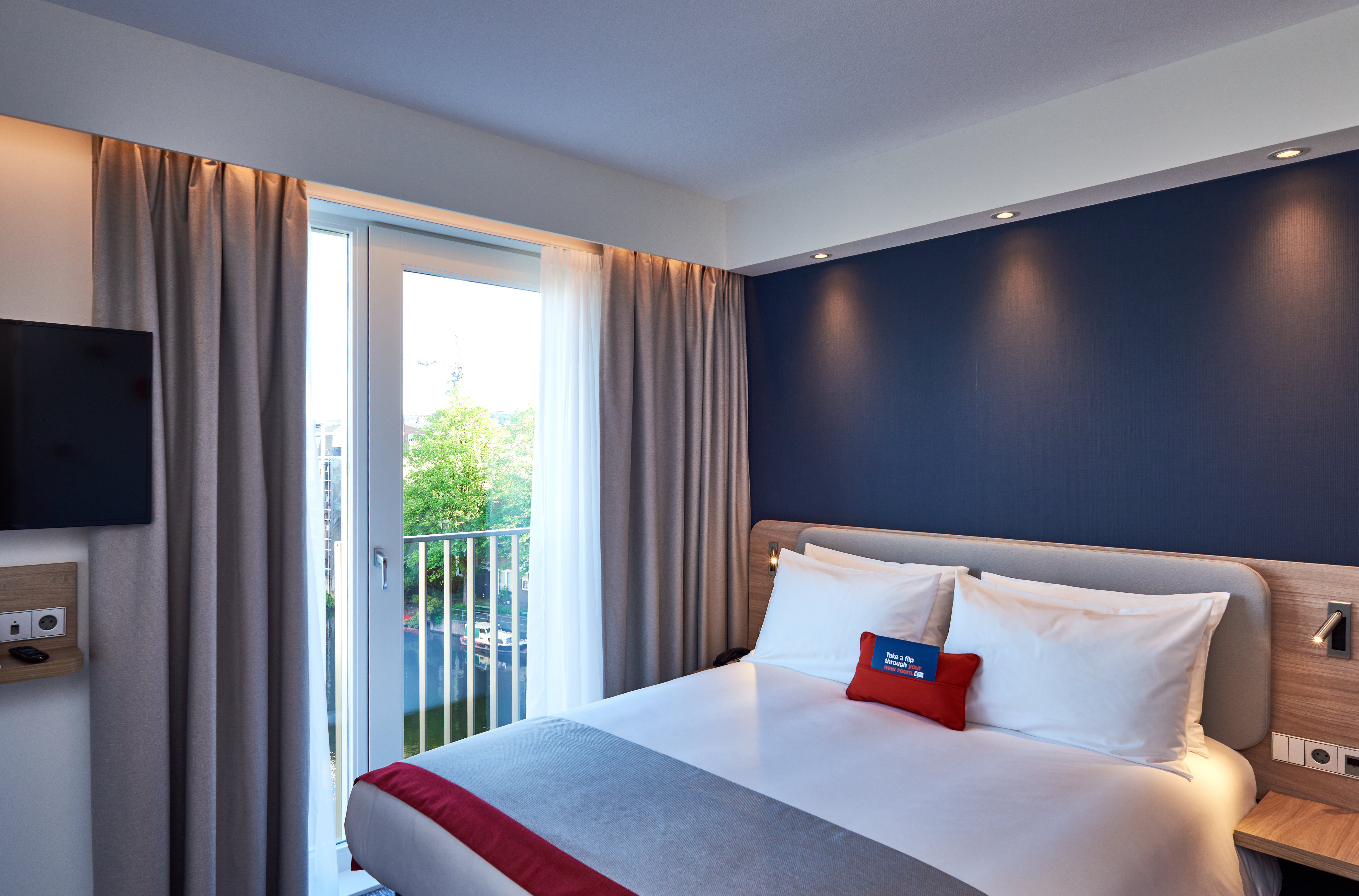 Holiday Inn Express Amsterdam - City Hall 8/18