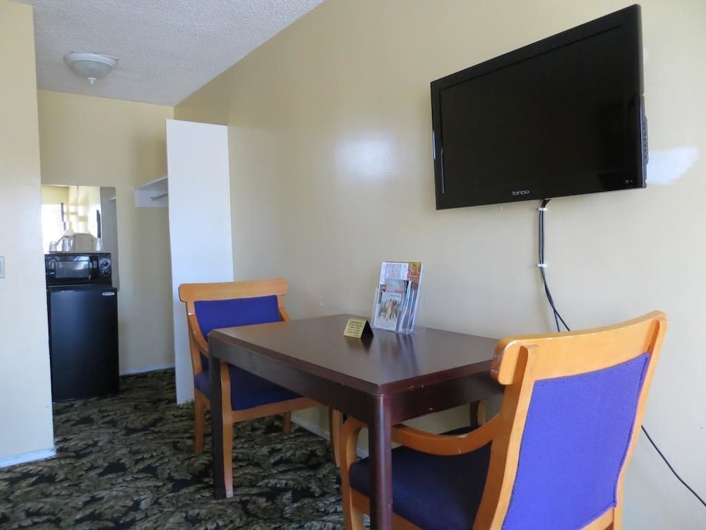 Aqua Venture Inn 13/24