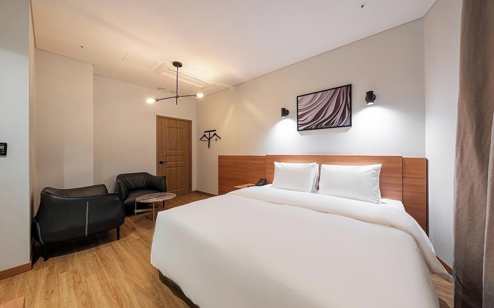 Premium, Double Bed, Sauna، Partyz Hotel 4/10