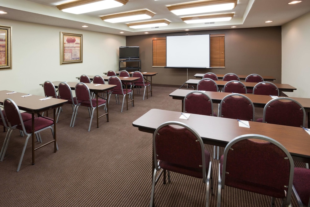 Americinn By Wyndham Thief River Falls 21/22