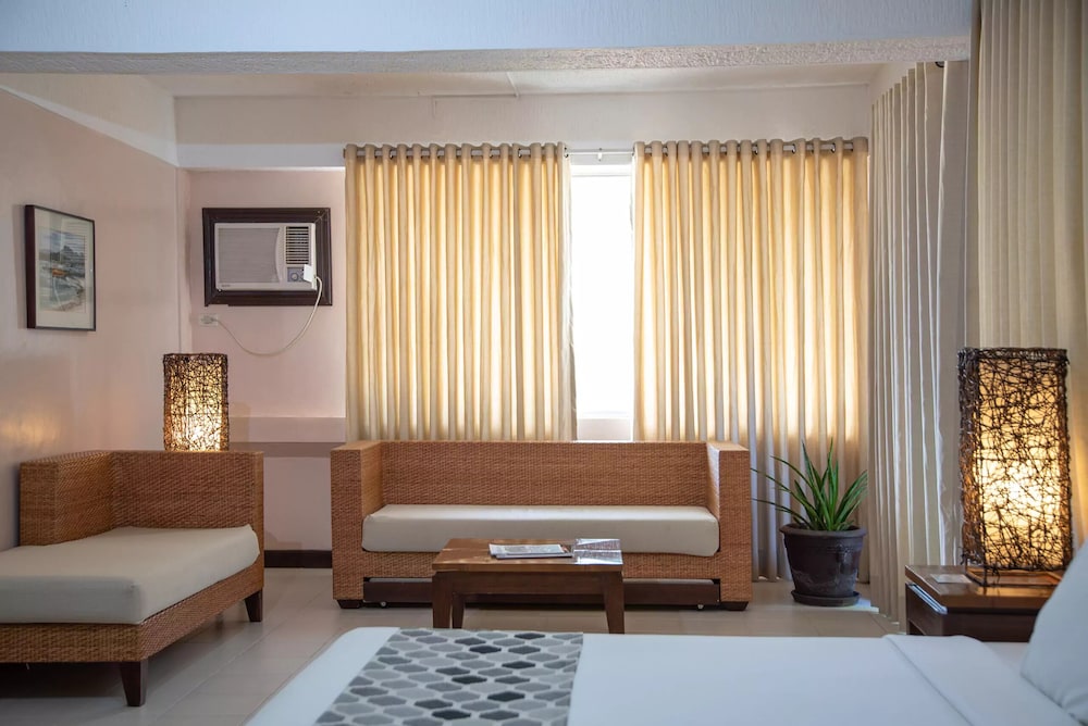 Matabungkay Beach Resort Hotel 34/65