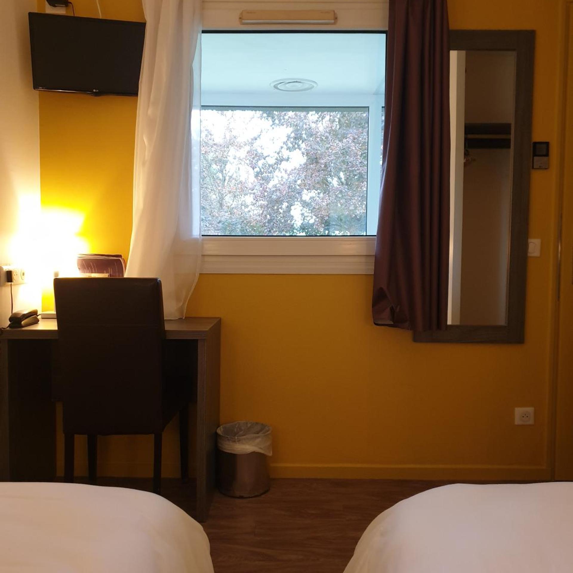 HOTEL DES PORTES DE MEUSE 26/38