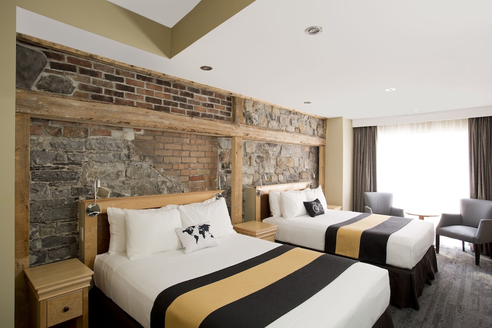 STANDARD, 2 QUEEN BEDS