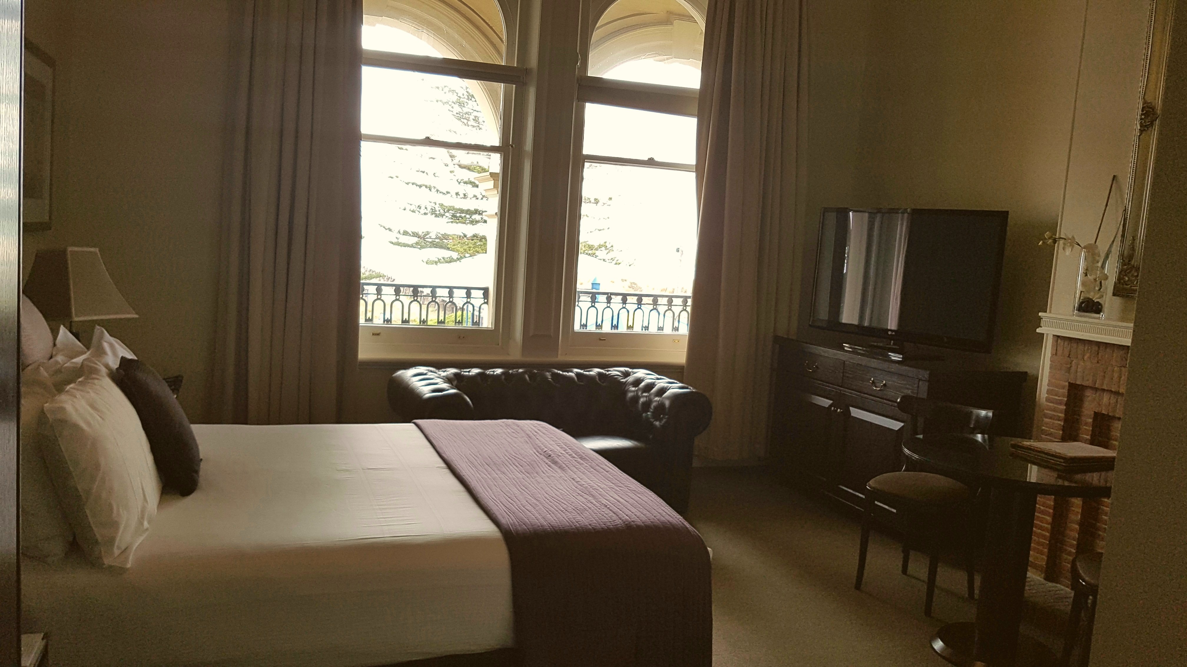 Largs Pier Hotel 3/10