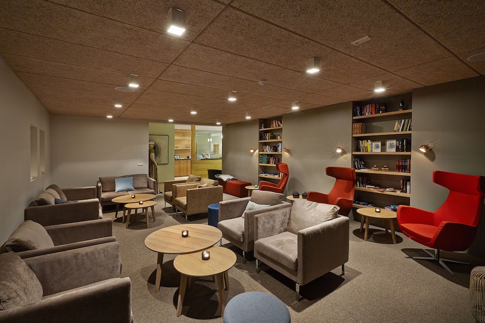 ICELANDAIR HOTEL HAMAR 56/68
