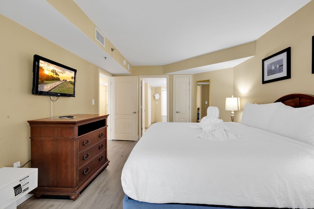 Carolinian Beach Resort in Myrtle Beach by Vacasa 25/50