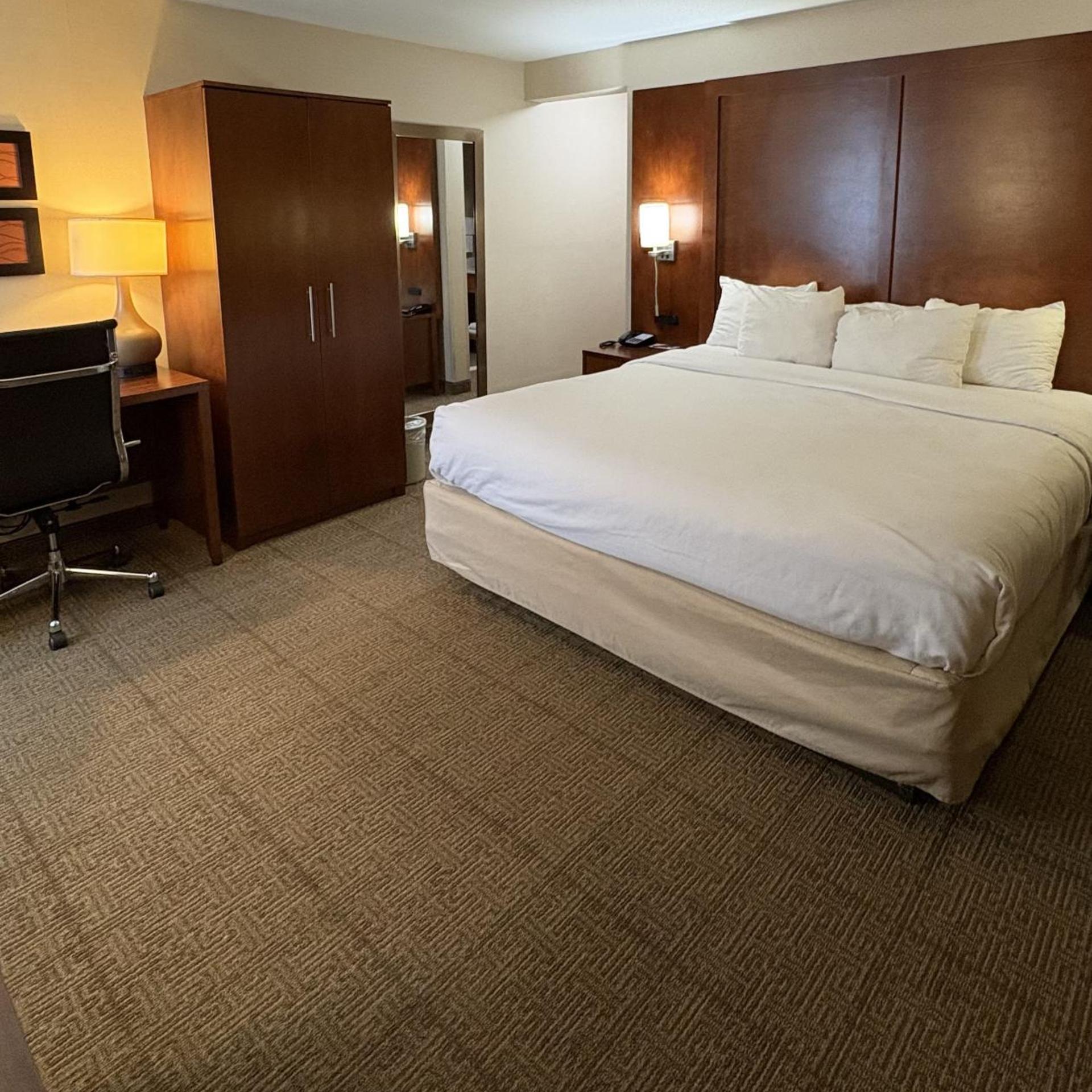 Room, Queen Bed, Sofa