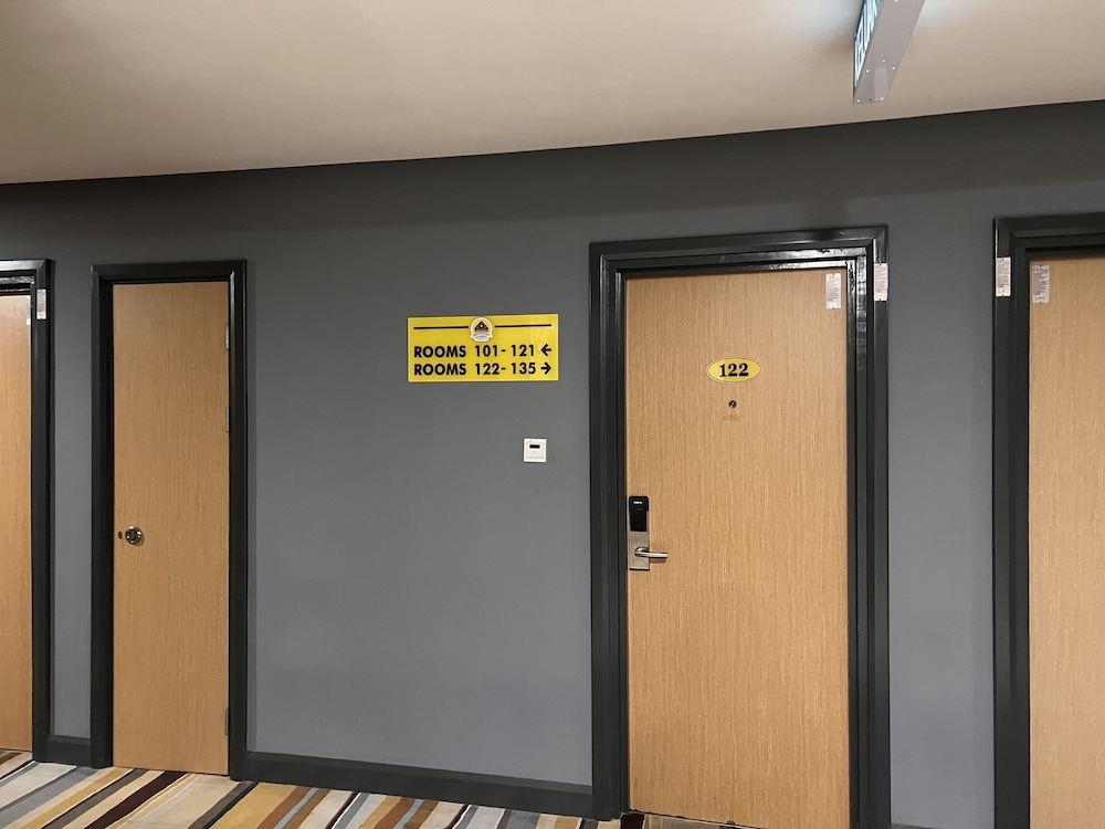 D Arc Hotel 7/50