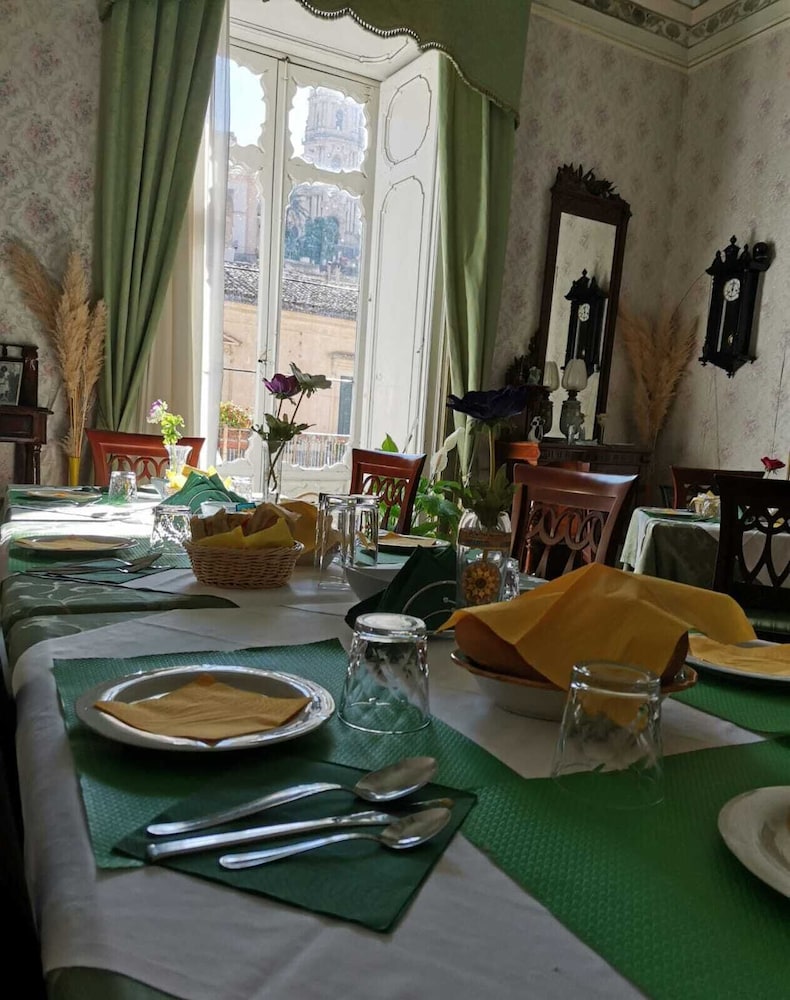 PALAZZO IL CAVALIERE B&B DE CHARME 51/68