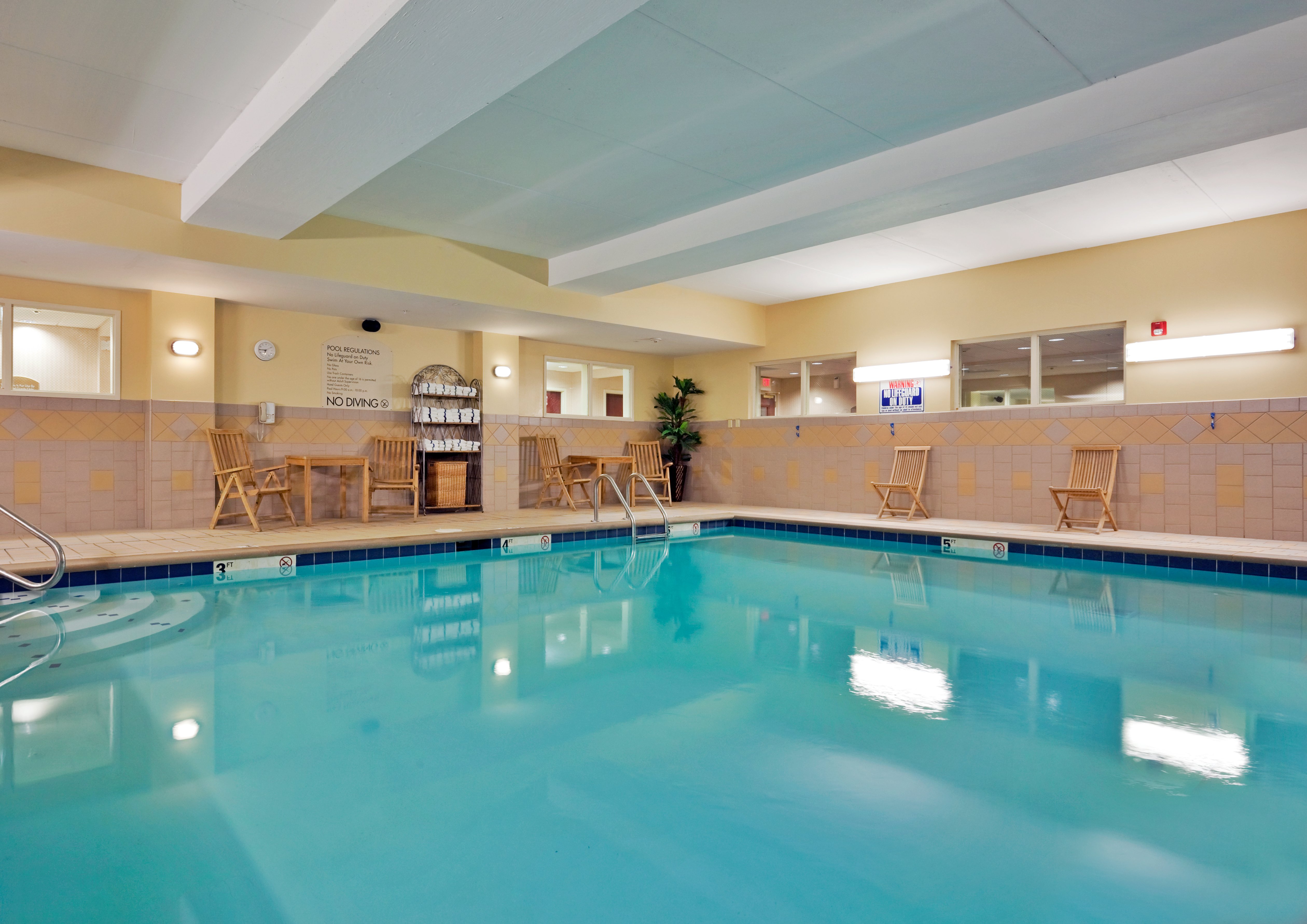 Holiday Inn Express Hotel Suites Harriman 34/53