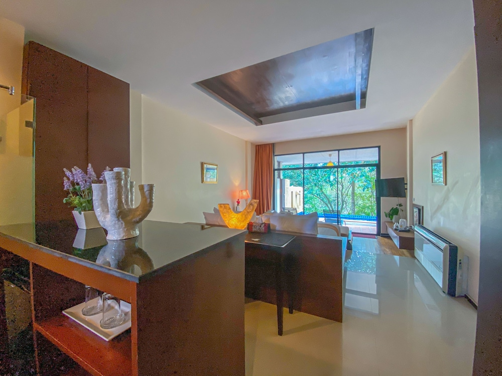 Koh Chang Cliff Beach Resort 33/50