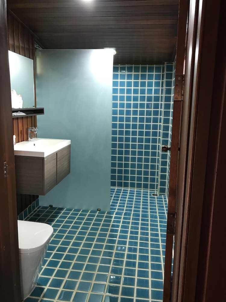 Erawan Villa Hotel 50/50