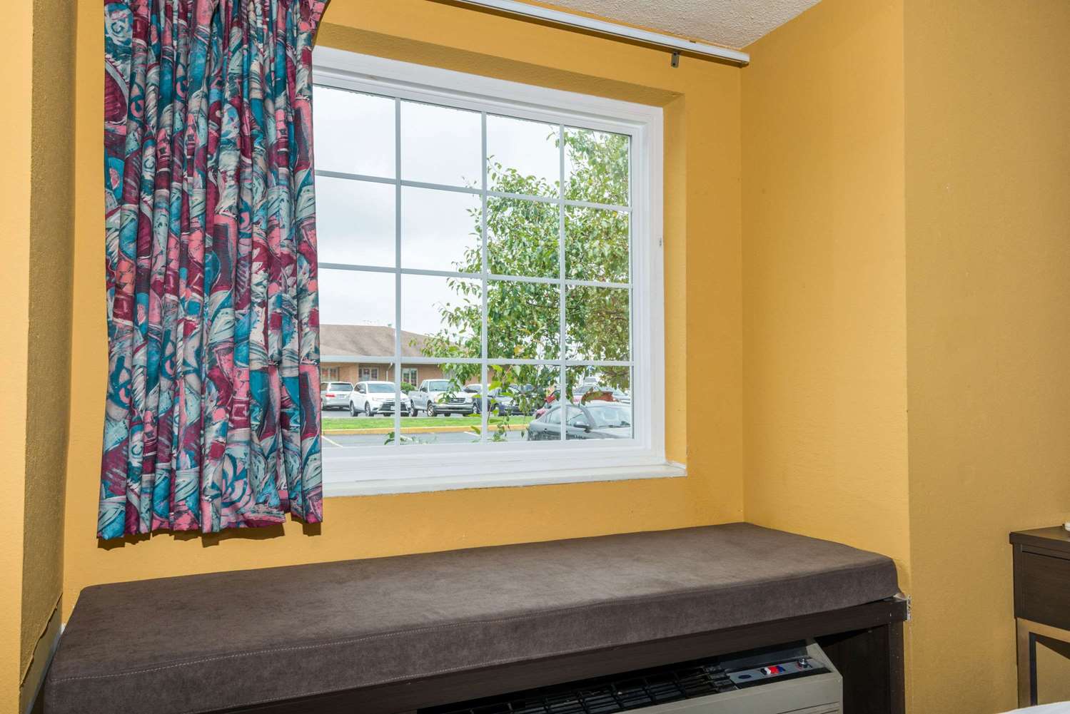 Microtel Inn And Suites Riverside 20/33