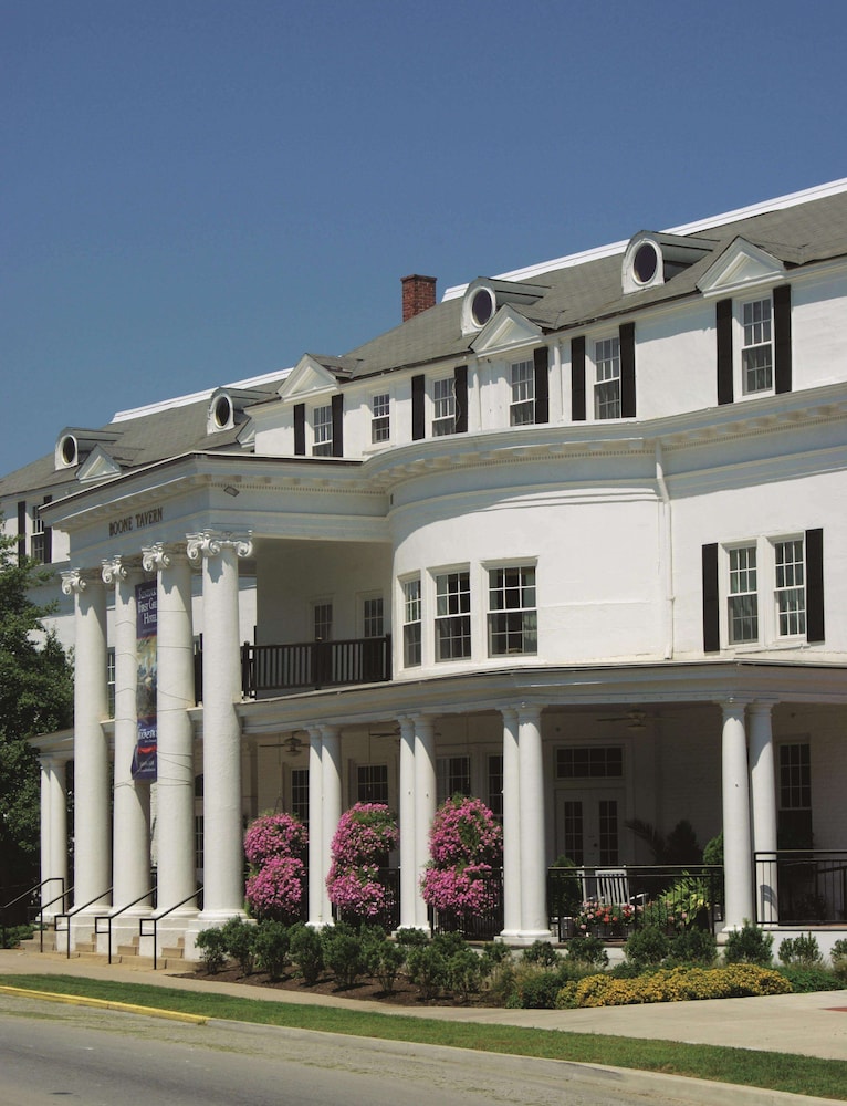 Historic Boone Tavern Hotel and Restaurant 3/69