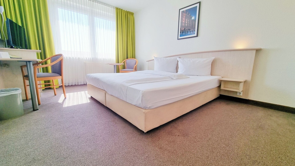 ROOM, SINGLE, DOUBLE BED