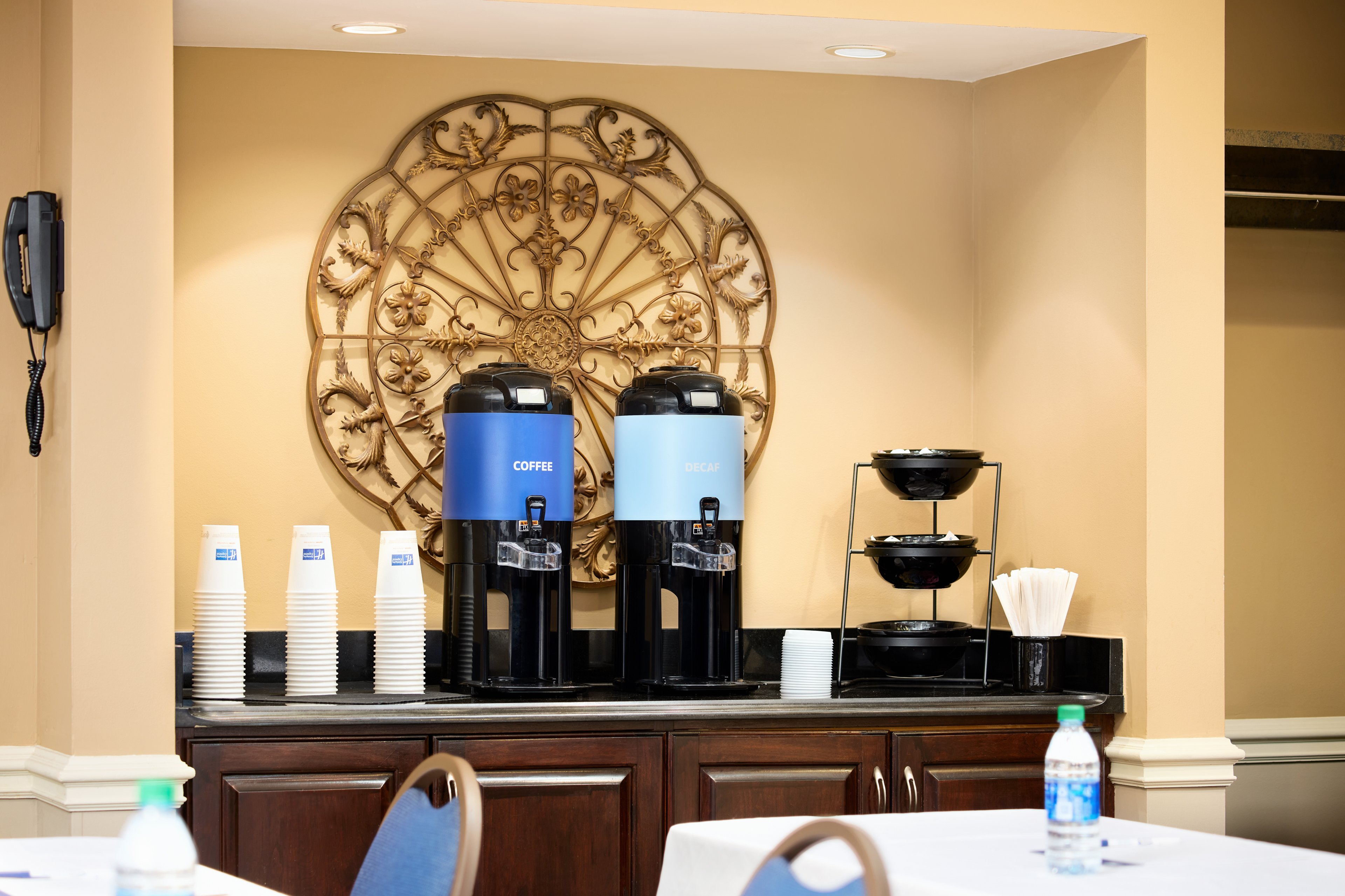 Holiday Inn Express & Suites Alpharetta - Windward Parkway 3/33