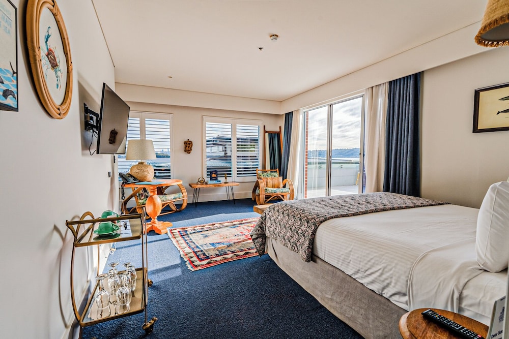جناح غراند بسرير كينج بإطلالة على المرفأ بشرفة، Watsons Bay Boutique Hotel 2/4