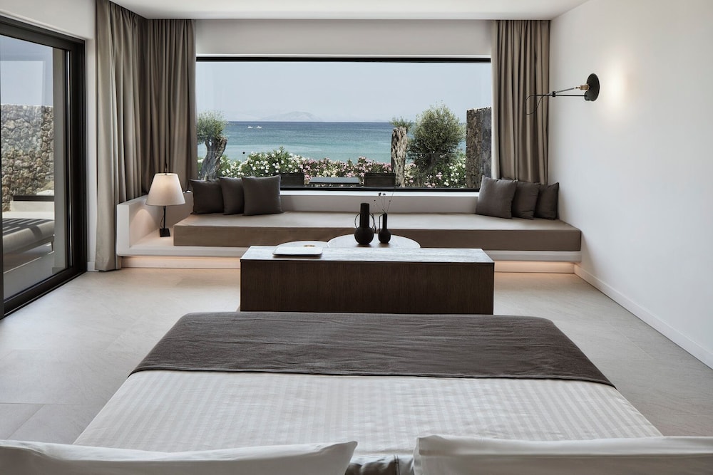 The Olivar Suites 24/50