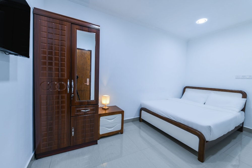 Capital O 90543 Sp Star Hotel 25/53