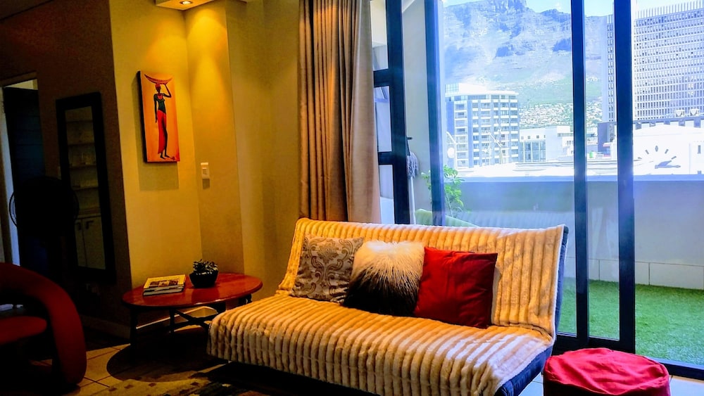 Cape Town Apartment With Balcony 7/28