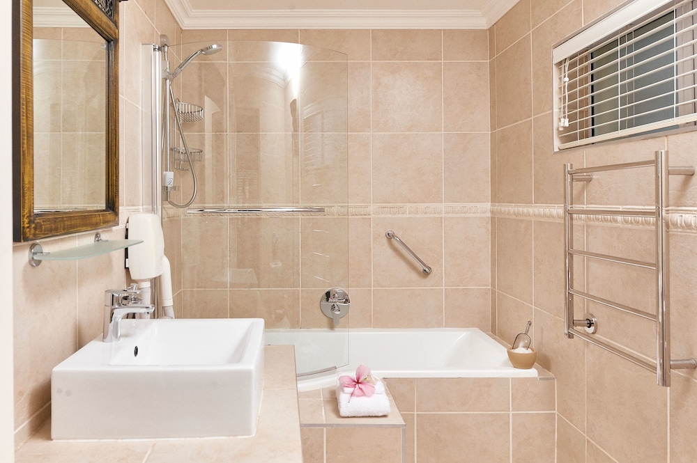 Forest Manor Boutique Guesthouse 36/40