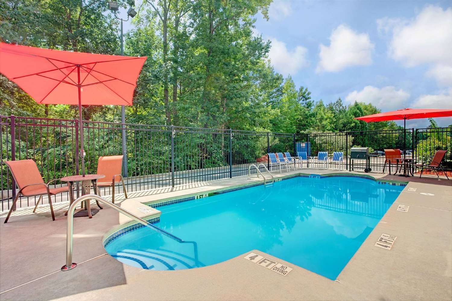 Microtel Inn Suites By Wyndham Stockbridge Atlanta I 75 33/58