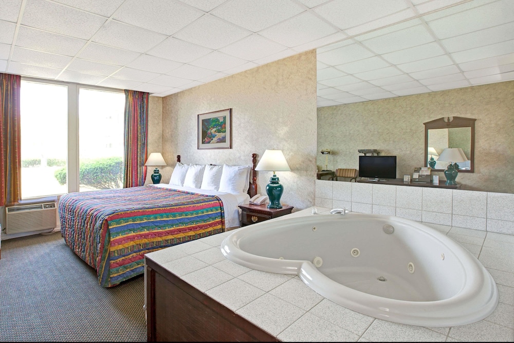 Days Inn By Wyndham Parsippany 8/23