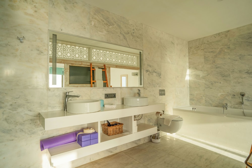 Mandalina Luxury Suites 47/50