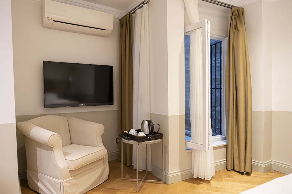 Ishak Pasa Hotel 25/46