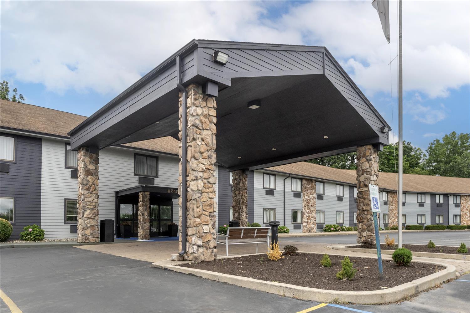 Best Western Fremont/Angola I-80/90 Toll Road 15/19
