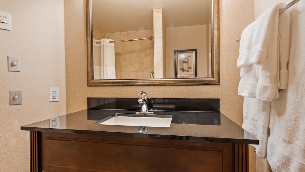 Wingate by Wyndham Bellingham Heritage Inn 24/48