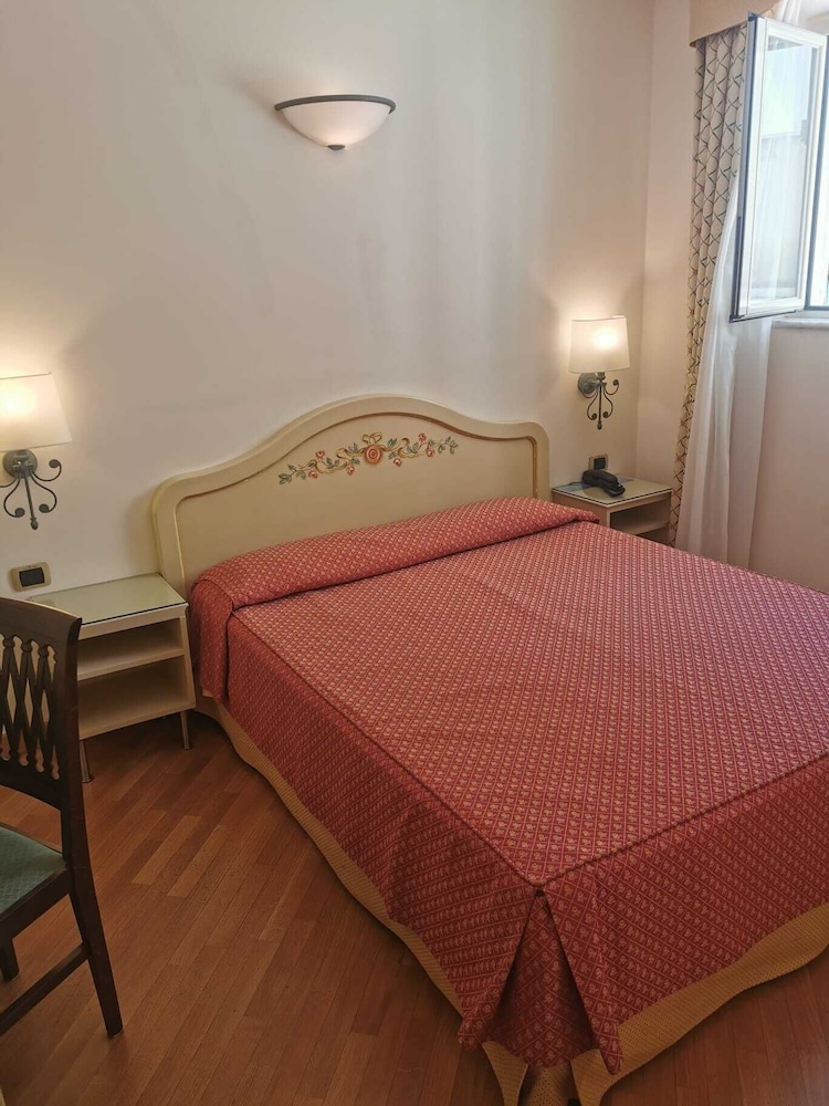 Grande Albergo 19/49