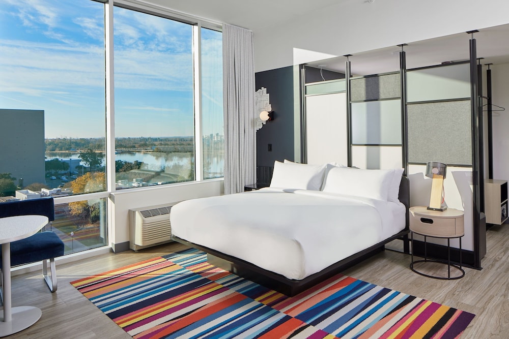 Aloft Wilmington at Coastline Center 9/50