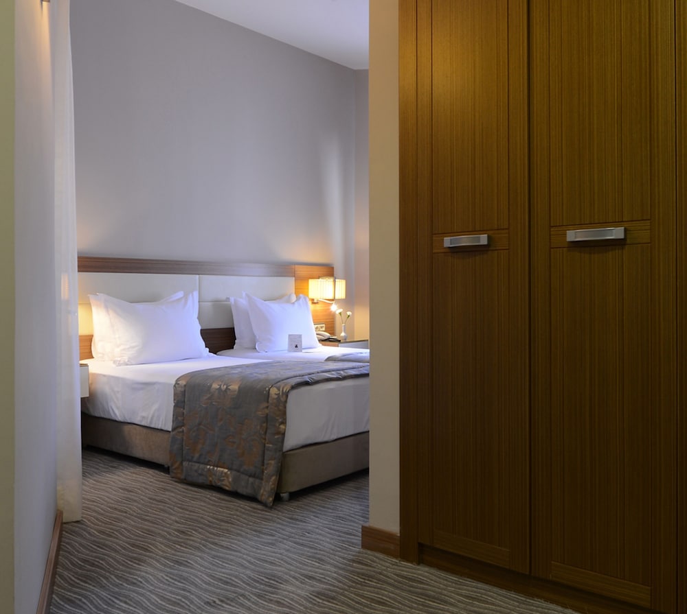 YASMAK COMFORT HOTEL 5/32