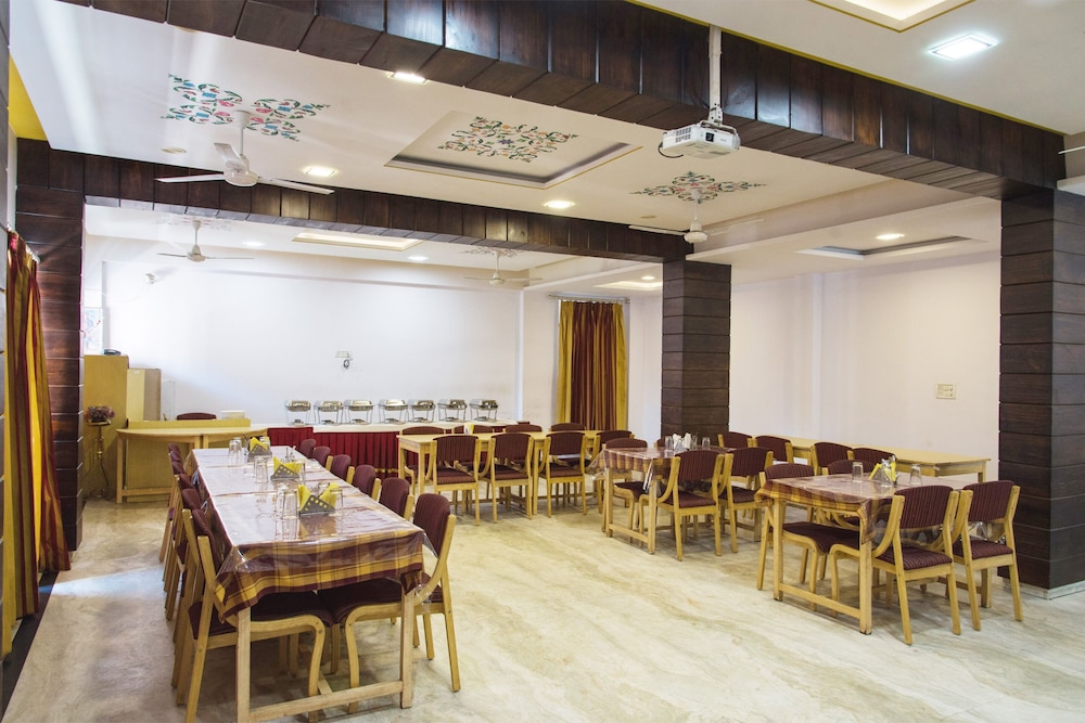 HOTEL GORBANDH 37/48