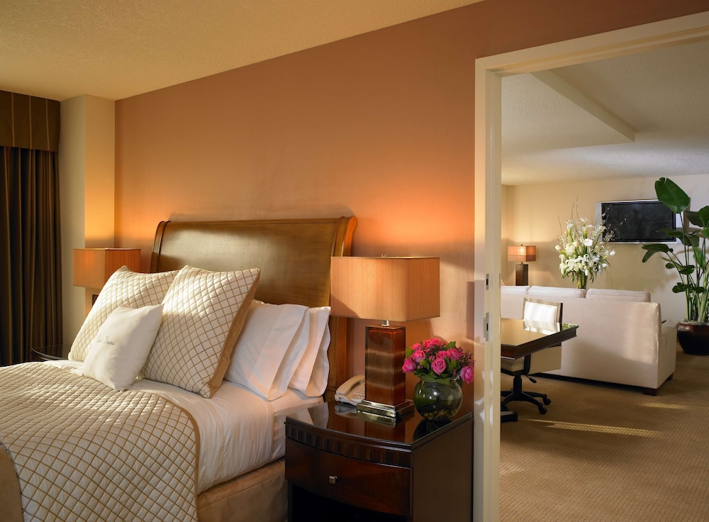 DoubleTree Suites by Hilton Hotel Anaheim Resort - Convention Center 31/56