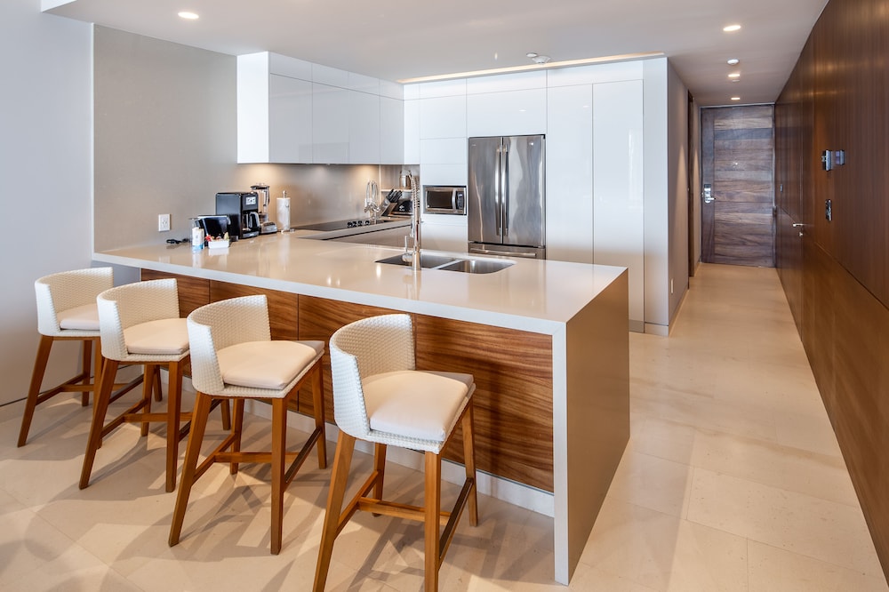 The Club at Solaz Luxury Villas 59/70