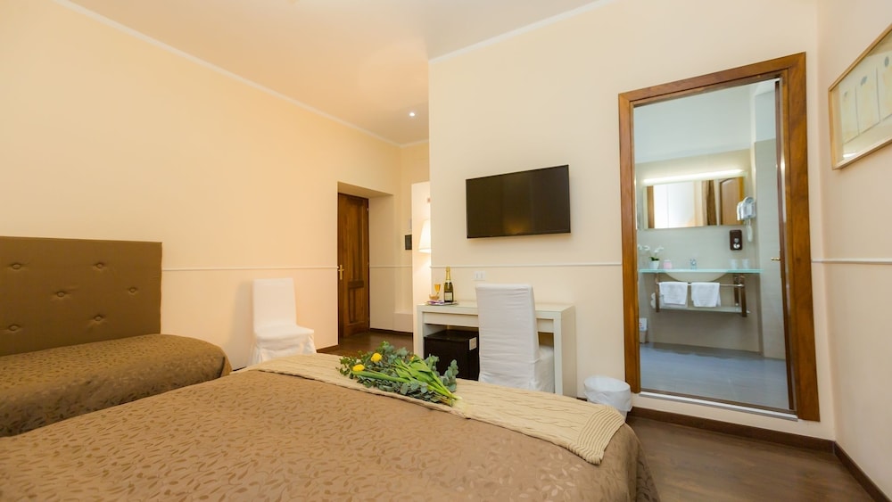 Caesar Place 36/40