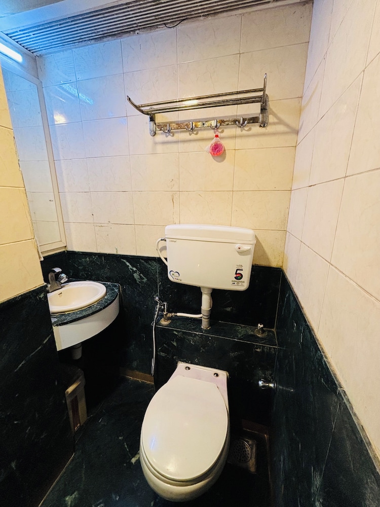 Hotel Gurukripa 49/50