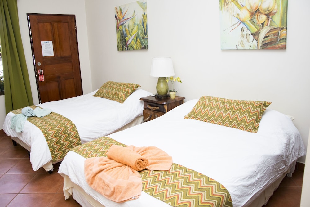 1 Bedroom, Standard, Triple, 1 King and 1 Single Beds, Garden Area