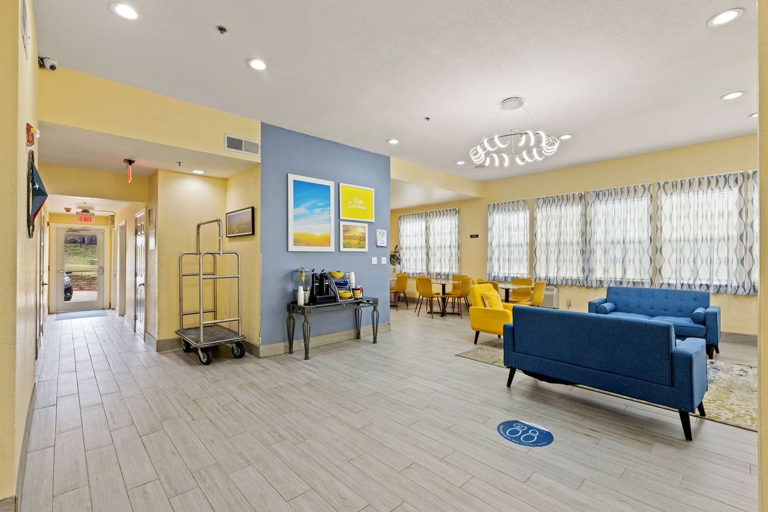 Days Inn and Suites by Wyndham Euless DFW Airport South 8/57